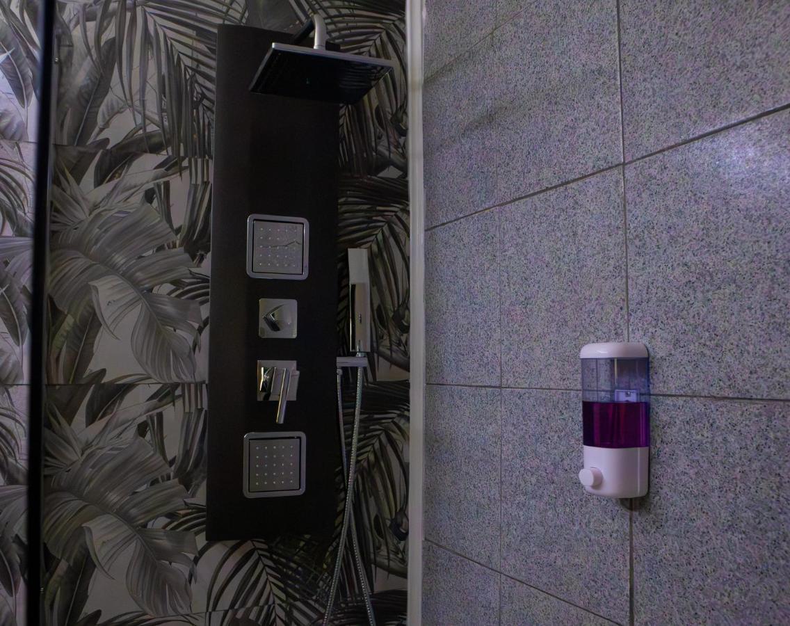 Don Pes Travel Roomsサッサリ エクステリア 写真